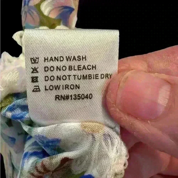 Kamana Floral Tunic Top with Crochet Neckline, cuffs, and Hemline Size L - Picture 8 of 9